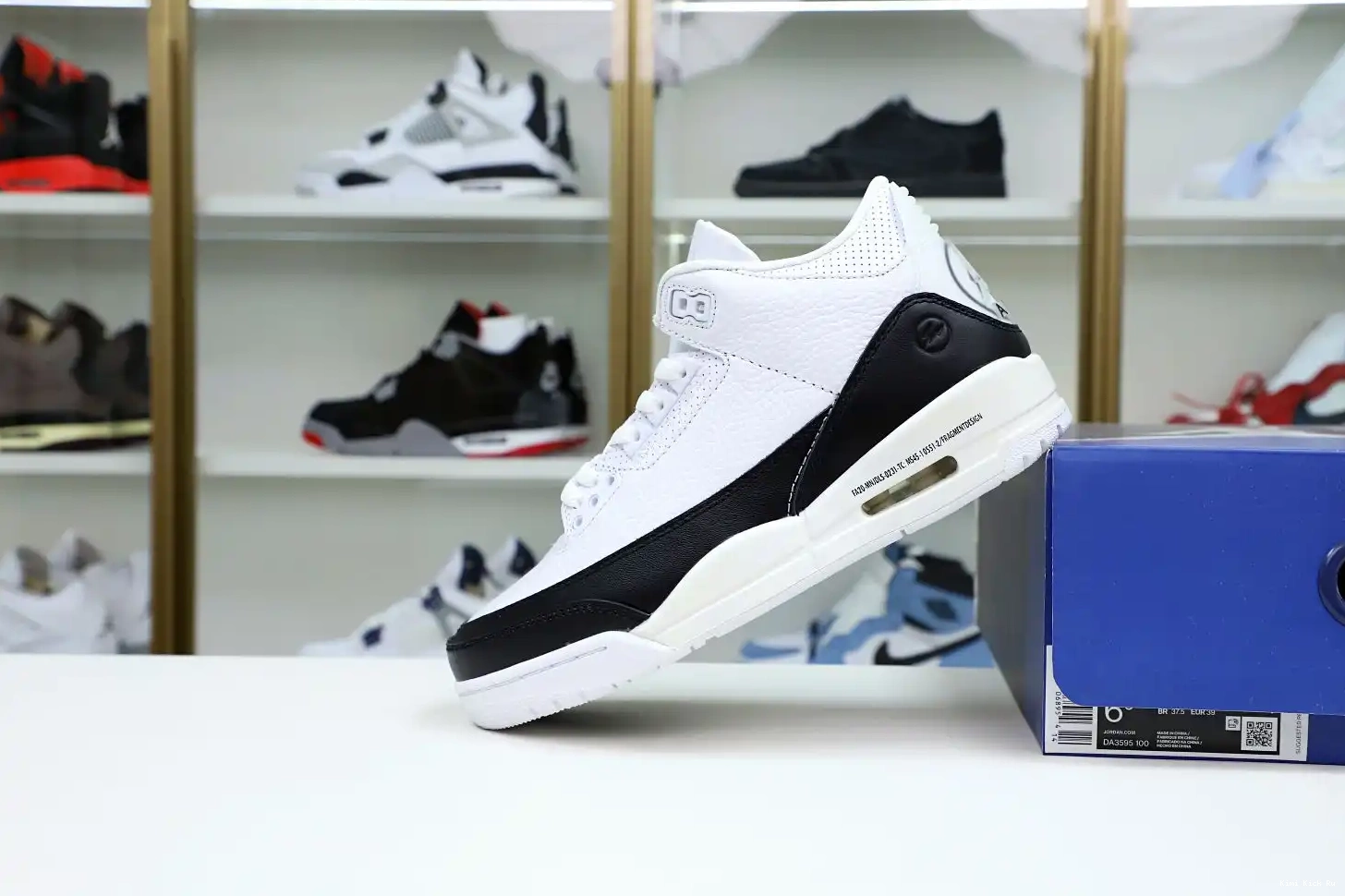'WHITE' Kimikick RETRO DESIGN X FRAGMENT 3 AIR JORDAN SP 0708